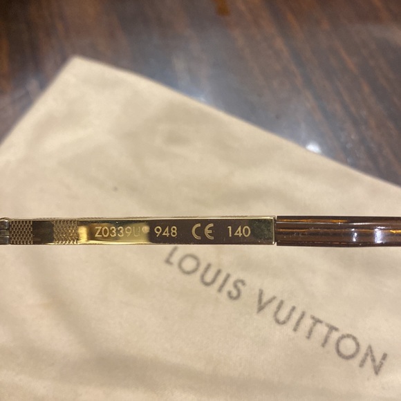 Louis Vuitton sunglasses - Picture 9 of 11